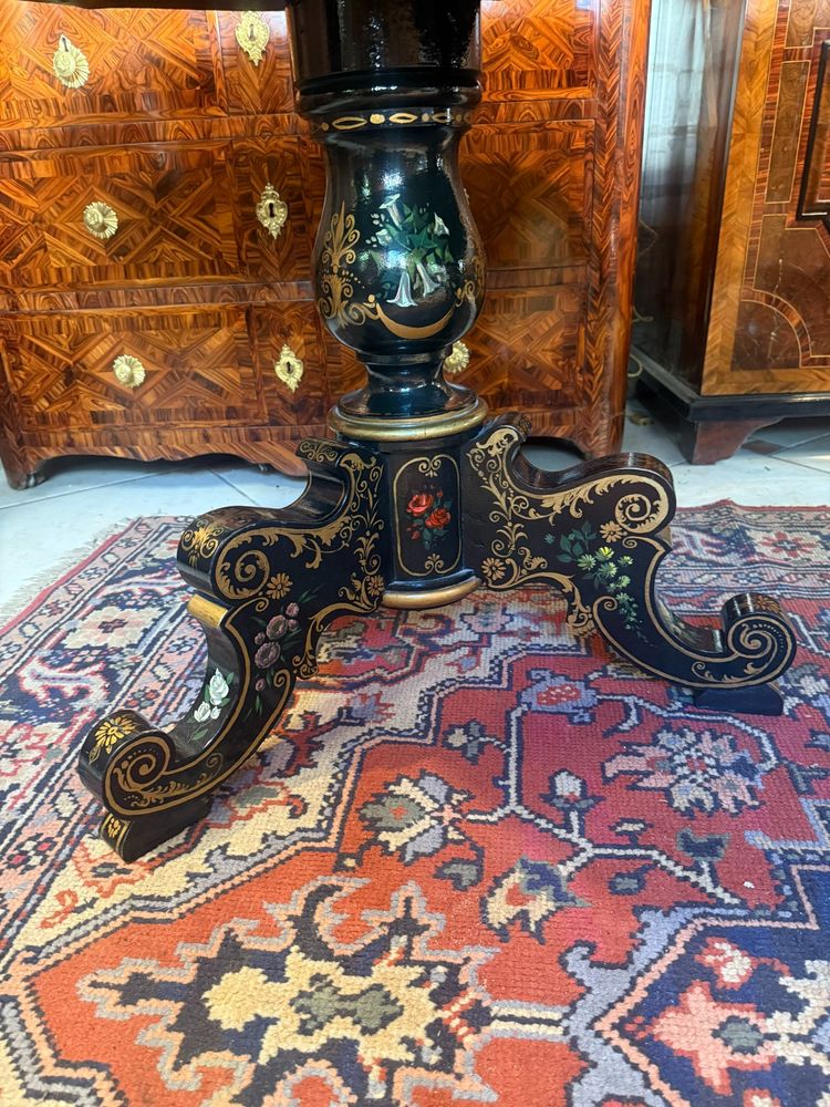 NAPOLEON III DINING TABLE