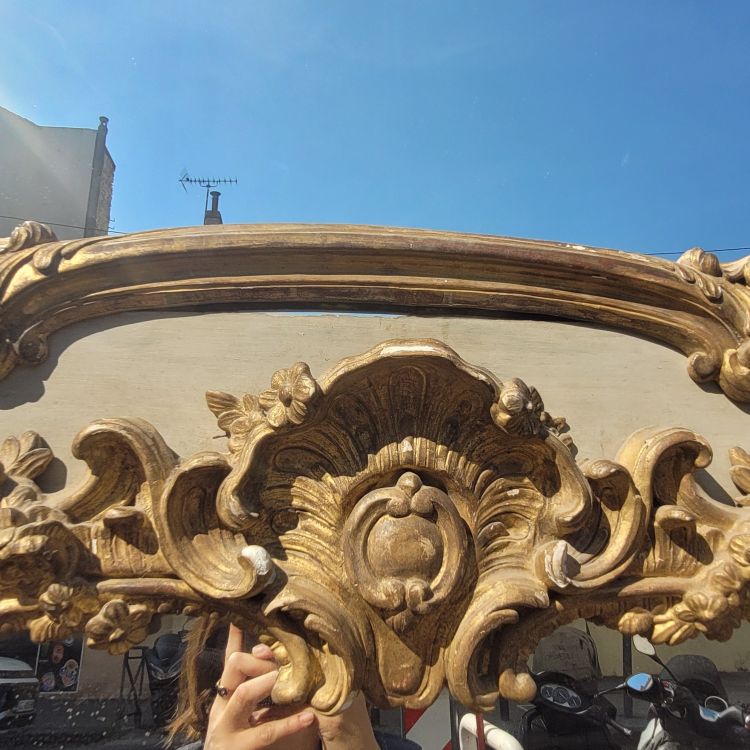 Grand trumeau en bois doré et laqué de style Louis XV, époque XIXème siècle