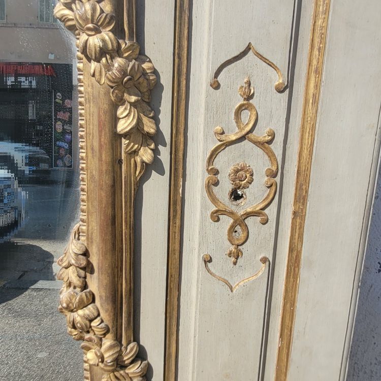 Grand trumeau en bois doré et laqué de style Louis XV, époque XIXème siècle