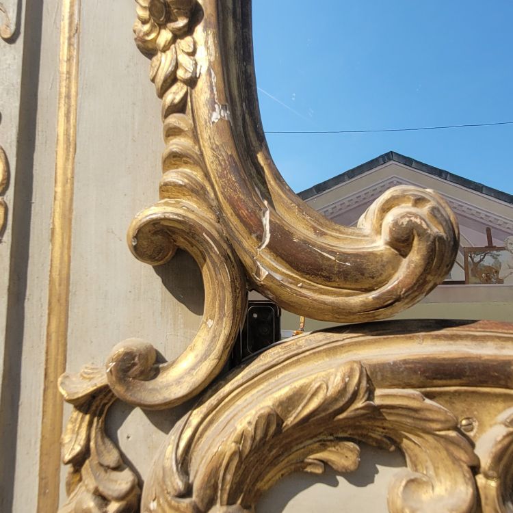 Grand trumeau en bois doré et laqué de style Louis XV, époque XIXème siècle
