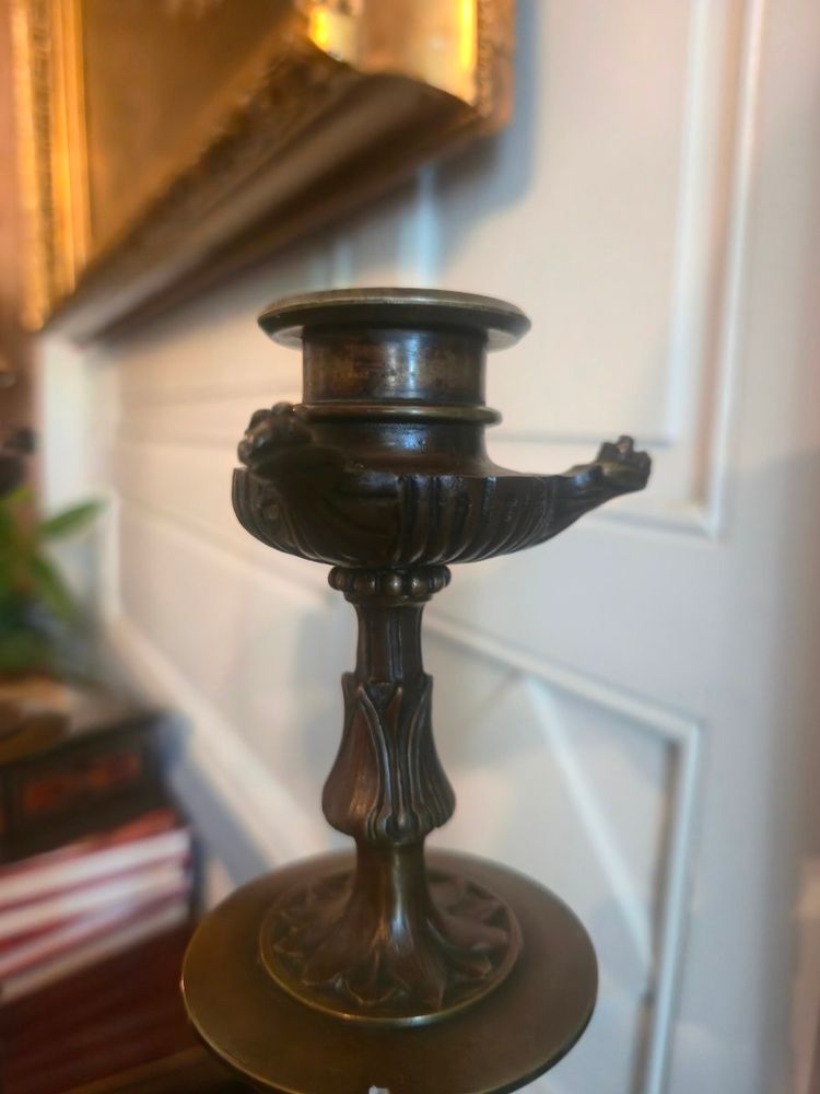 Paar neugriechische Fackeln aus patinierter Bronze, signiert Paul-Auguste Gagné (1824-1878).
