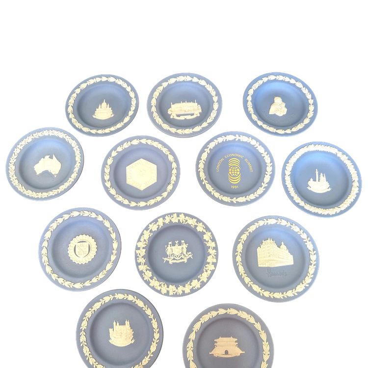 12 Gedenkbecher von Wedgwood Jasperware – Hergestellt in England