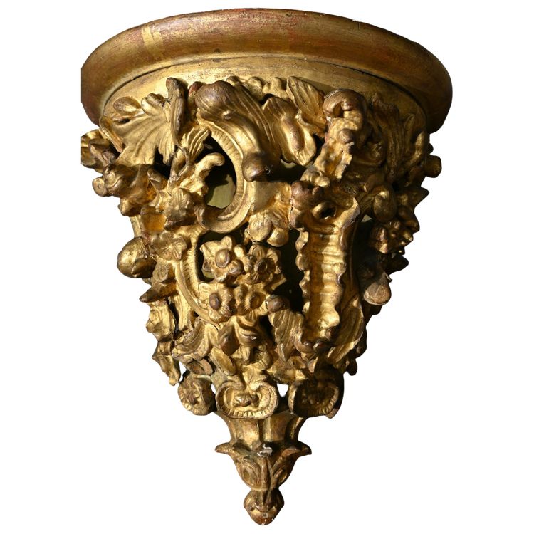 Console d applique murale du XVIII en bois sculpté et doré