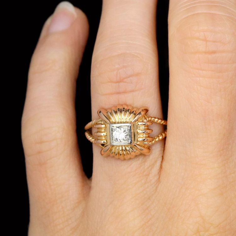 Bague rétro godronnée or rose diamant