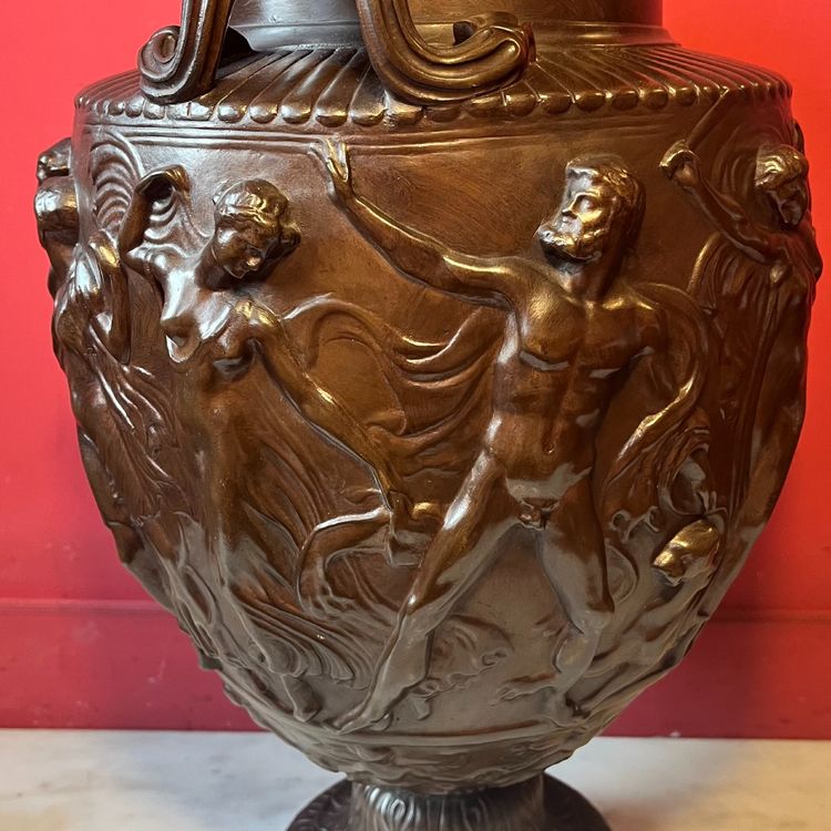 Large antique-style bronze vase, 19th century