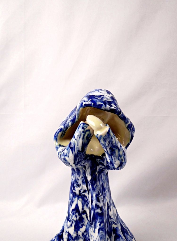 Vergine Mater Dolorosa o Vergine Piangente, ceramica modernista firmata Luisa, metà del XX secolo