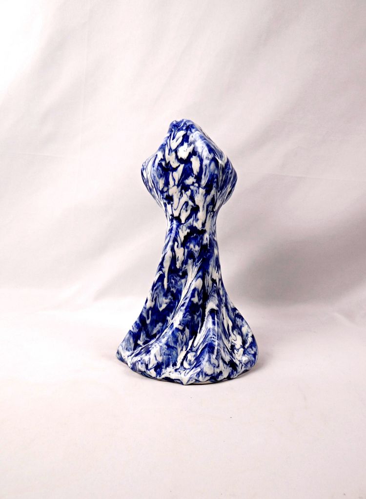 Vergine Mater Dolorosa o Vergine Piangente, ceramica modernista firmata Luisa, metà del XX secolo