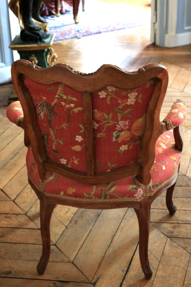 Louis XV period dressing chair, stamped Pierre Bara
