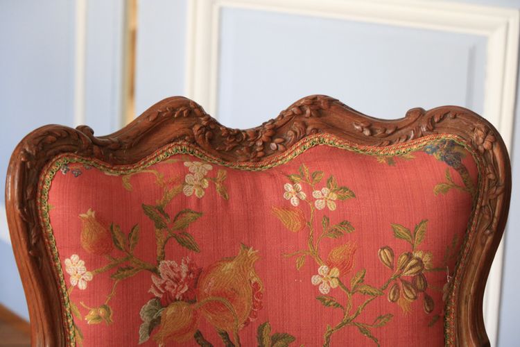 Louis XV period dressing chair, stamped Pierre Bara
