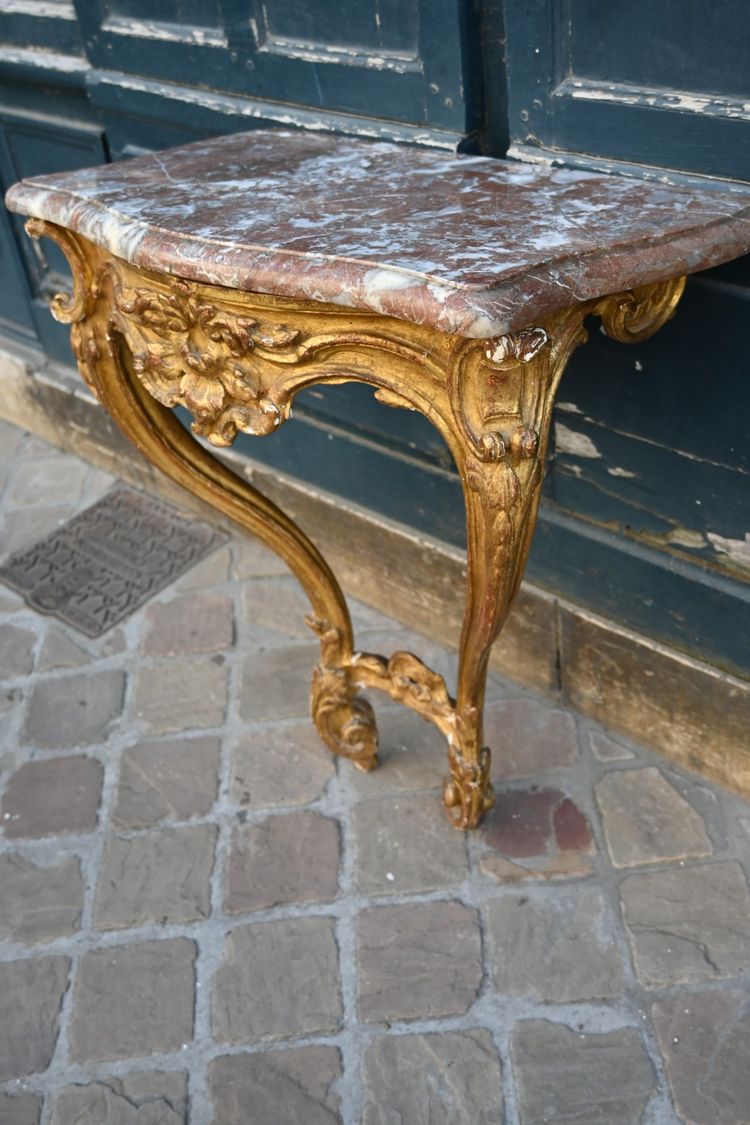Console en bois sculpté et doré d époque Louis XV  du XVIII