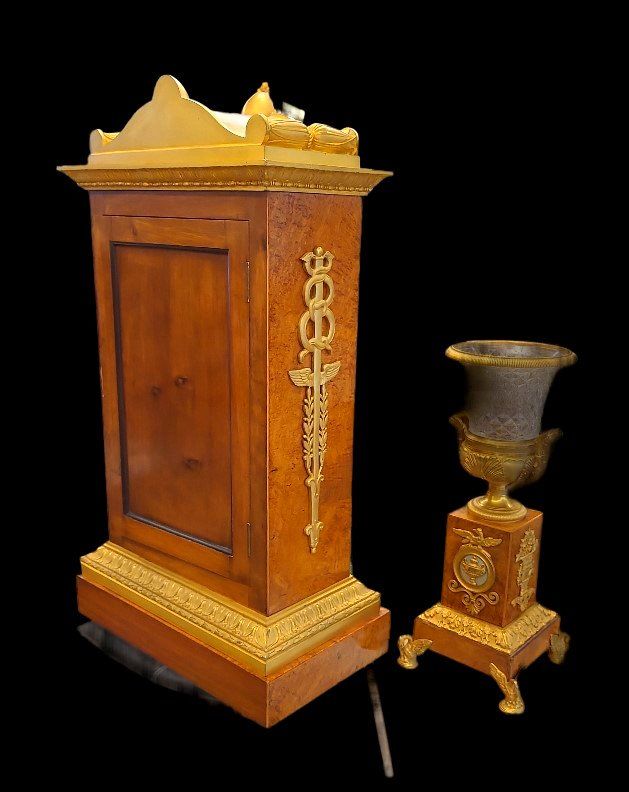 Garniture de cheminée Empire En Loupe d'Orme Et Cristal, dite "aux MG                     énérauxML"