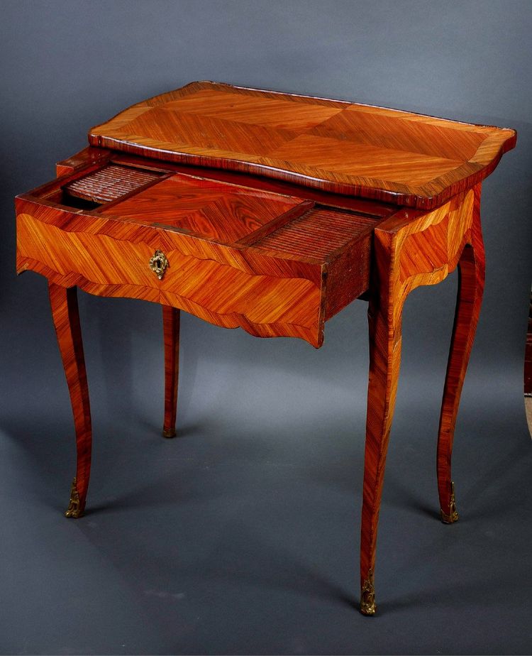 Table De Salon à Système en marqueterie, 18ème S.