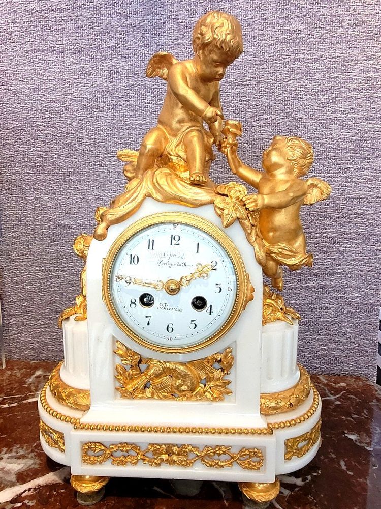 Pendule Louis XVI Aux Amours, signée LEPAUTE