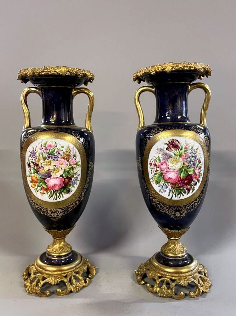 Importants Vases De Sèvres, Monture Bronze Doré