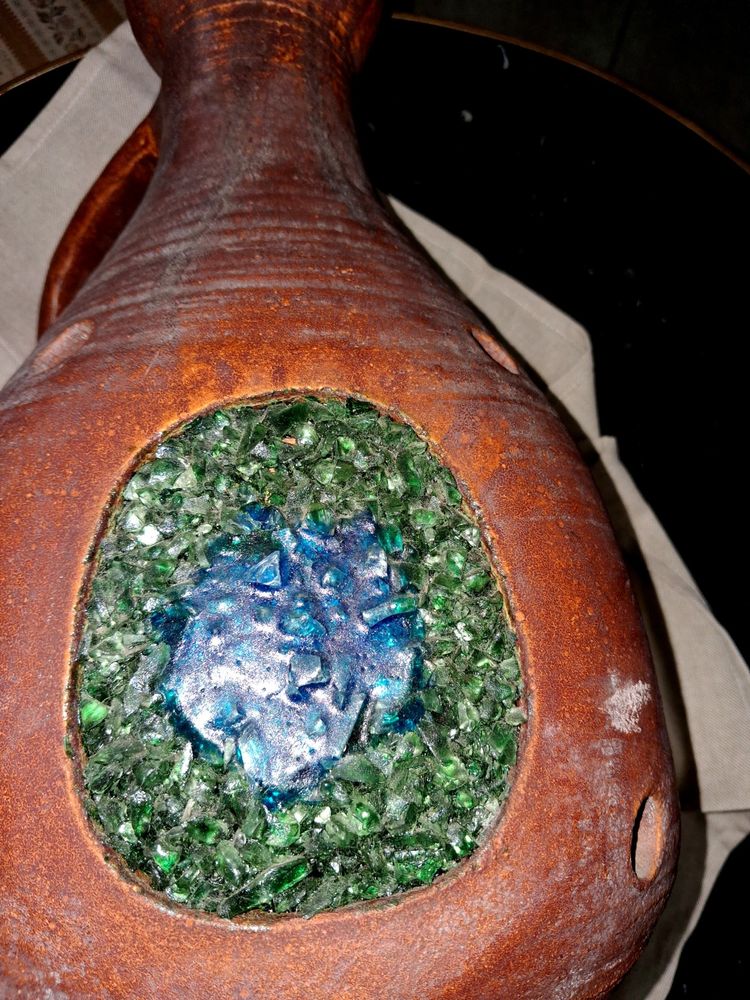 Emaillierte Keramiklampe mit Glaseinschlüssen – Werk aus den 1970er Jahren