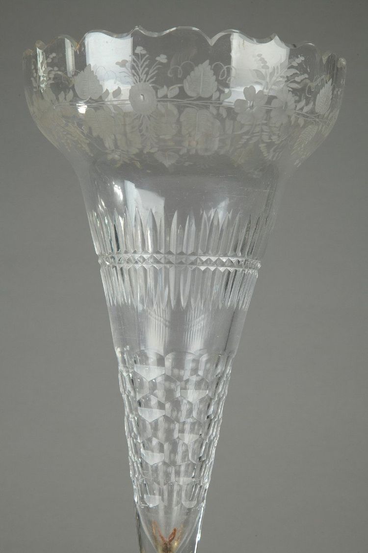 Stunning Centerpiece, Gilded Bronze and Cut Crystal