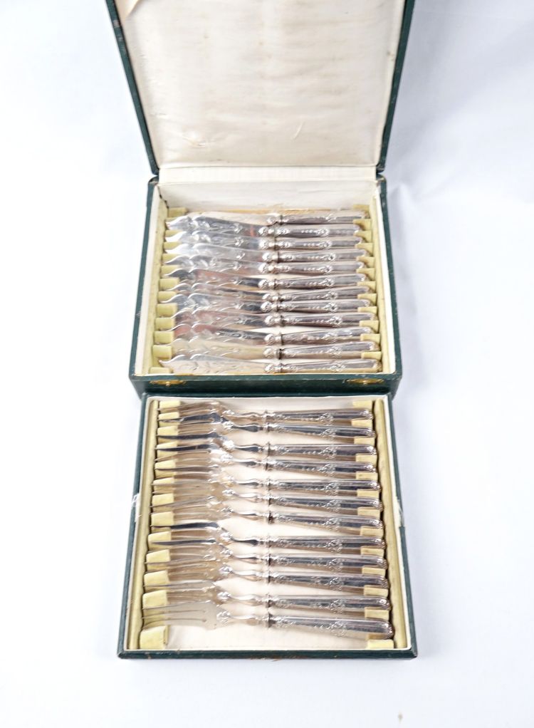Couverts à poisson en argent 12 personnes style Louis XVI J. Blum Joaillier Strasbourg XIXe