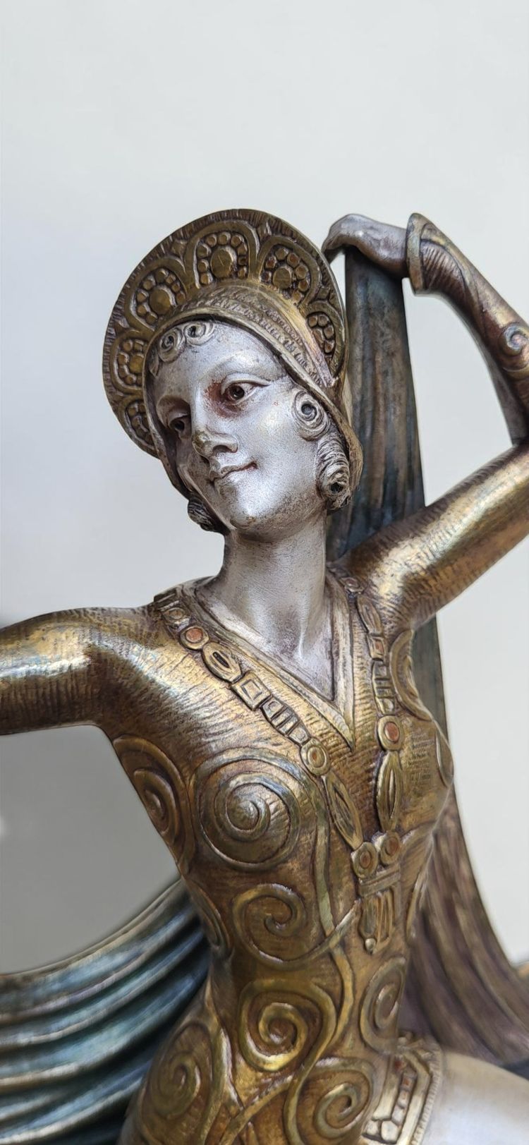 Bronzeskulptur im Art-Deco-Stil, signiert H. Molins
