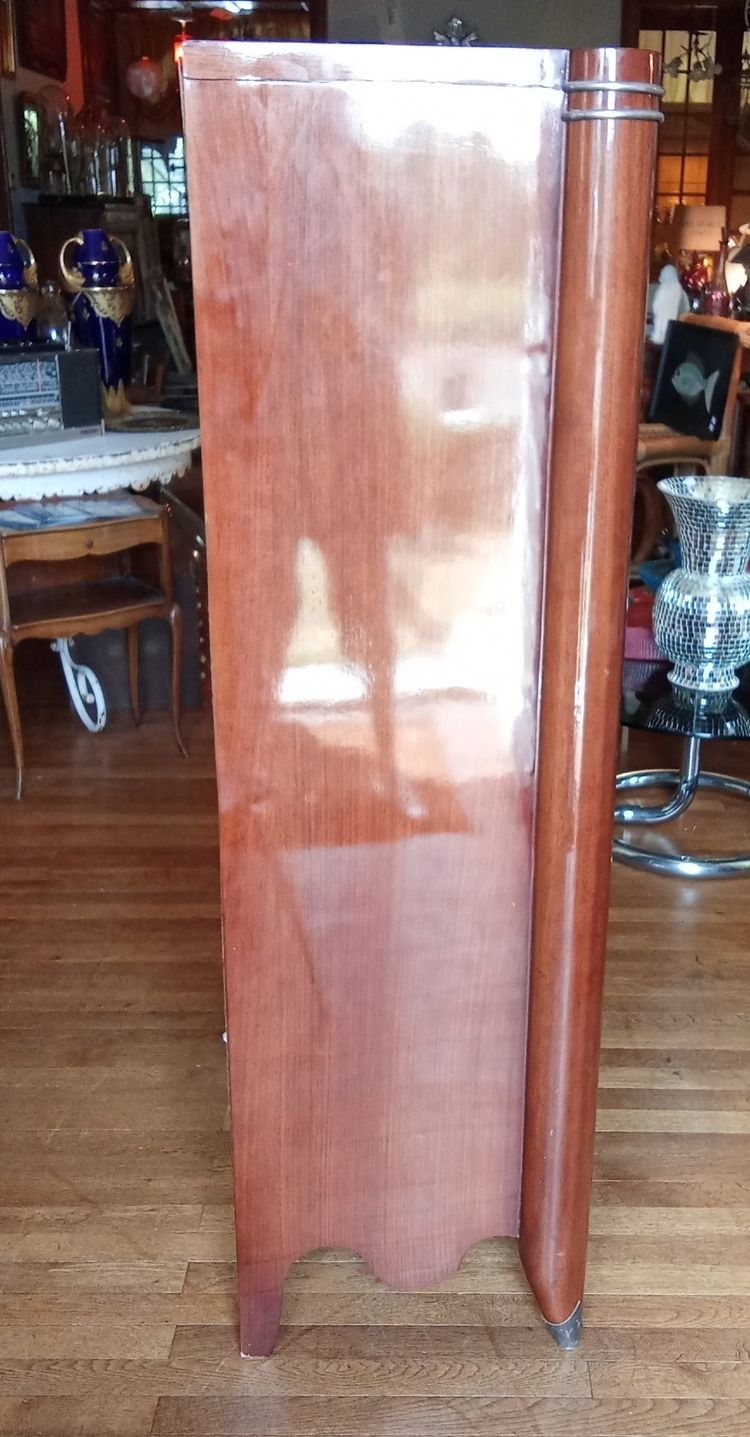 Antique illuminated Art Deco display case