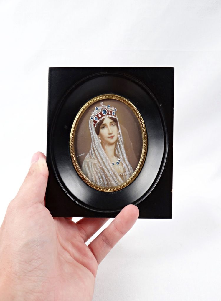 Miniature portrait de l'impératrice Joséphine signé Dimarch XIXe sur ivoirine