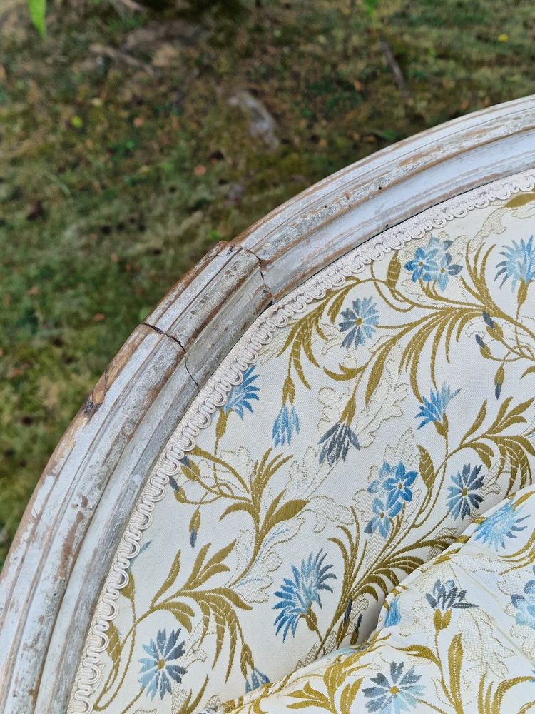 Ottomanensofa aus der Zeit Ludwigs XV., ehemals in der Sammlung Karl Lagerfeld, Château Penhoët
