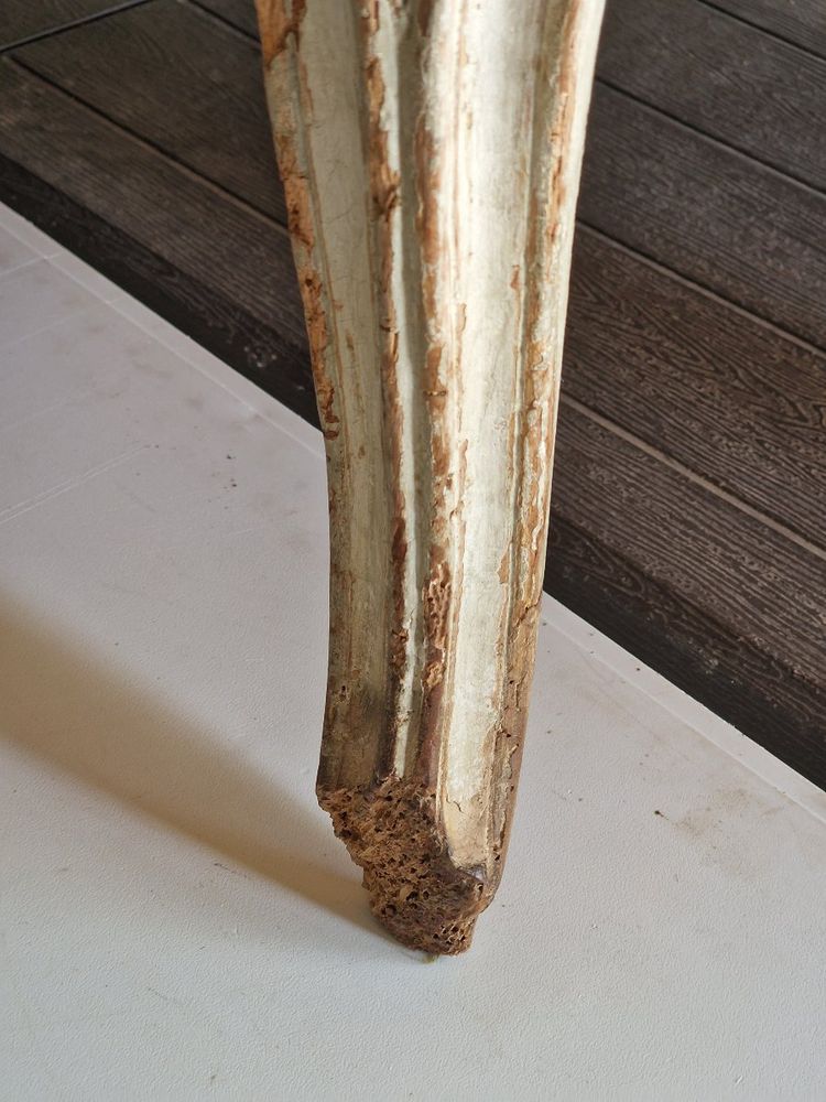 Ottomanensofa aus der Zeit Ludwigs XV., ehemals in der Sammlung Karl Lagerfeld, Château Penhoët