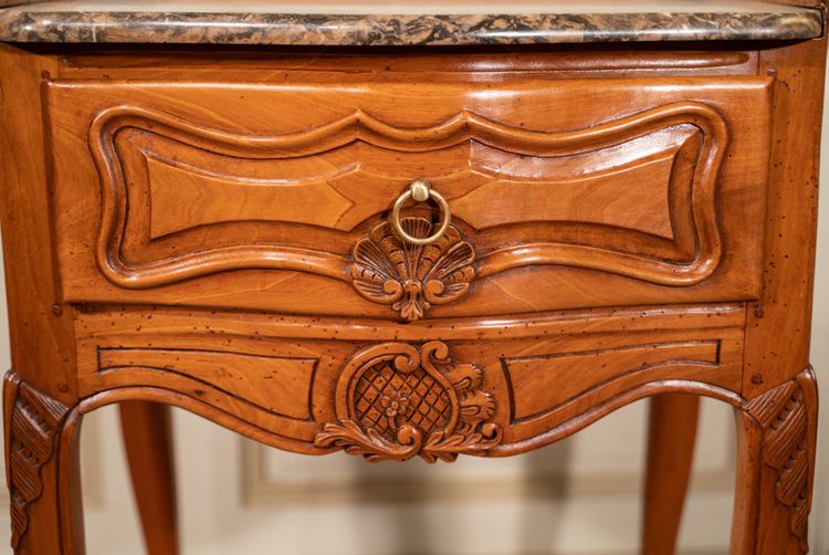 Console perruquière en noyer, sud de la France
