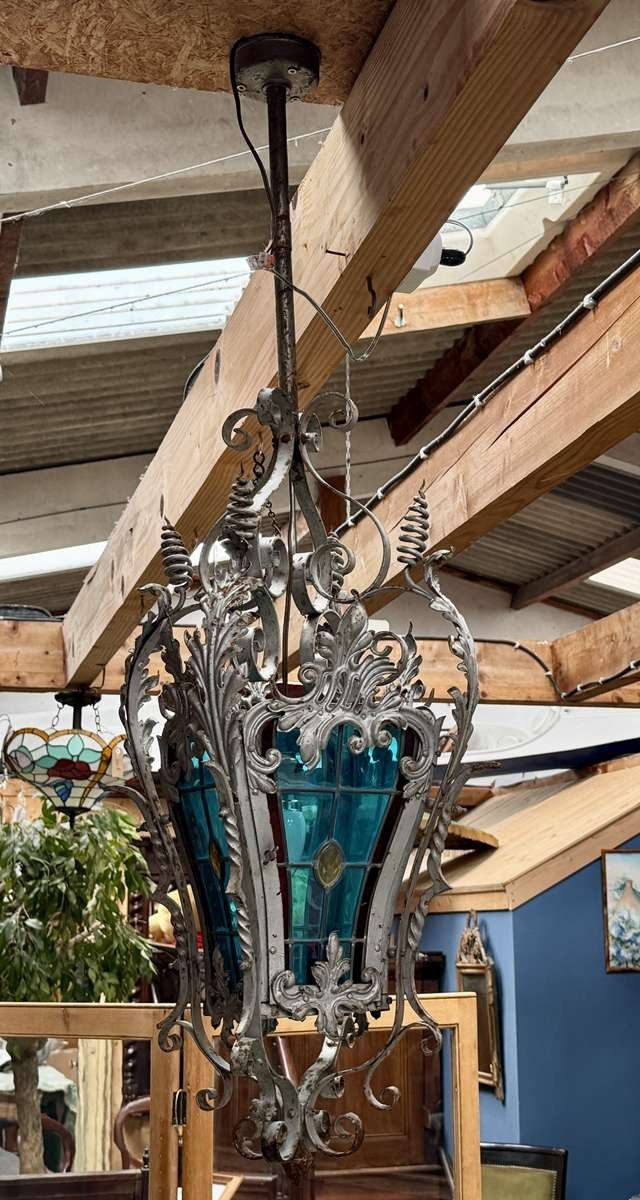 Lanterne en fer forgé et vitraux début XXème 