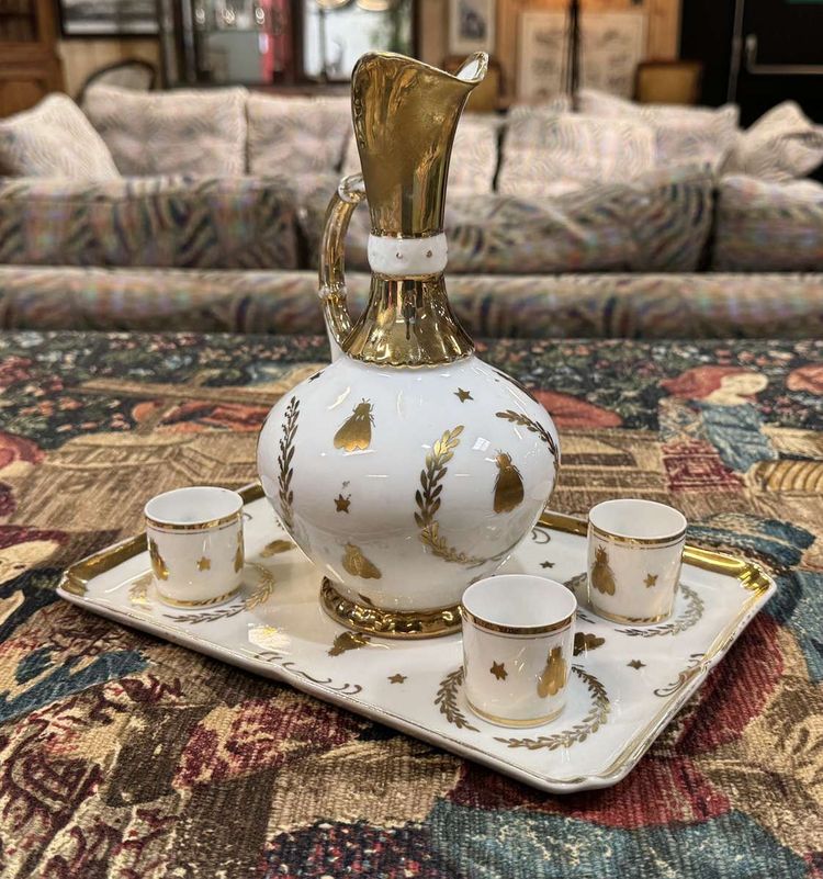 Service à liqueur style Empire, décor à la mouche