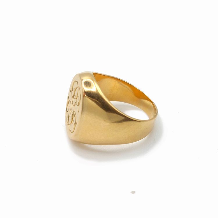 Chevalière monogrammée, or jaune 18k