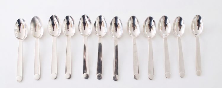 Ensemble Exceptionnel de 12 Cuillères à Petit-Déjeuner – Modèle "Normandie" Puiforcat Argent 925°°
