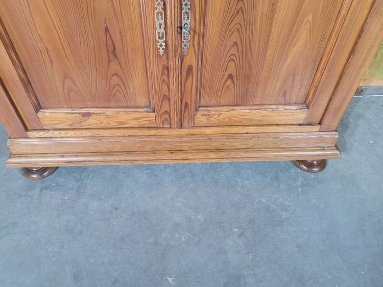Buffet bas en sapin