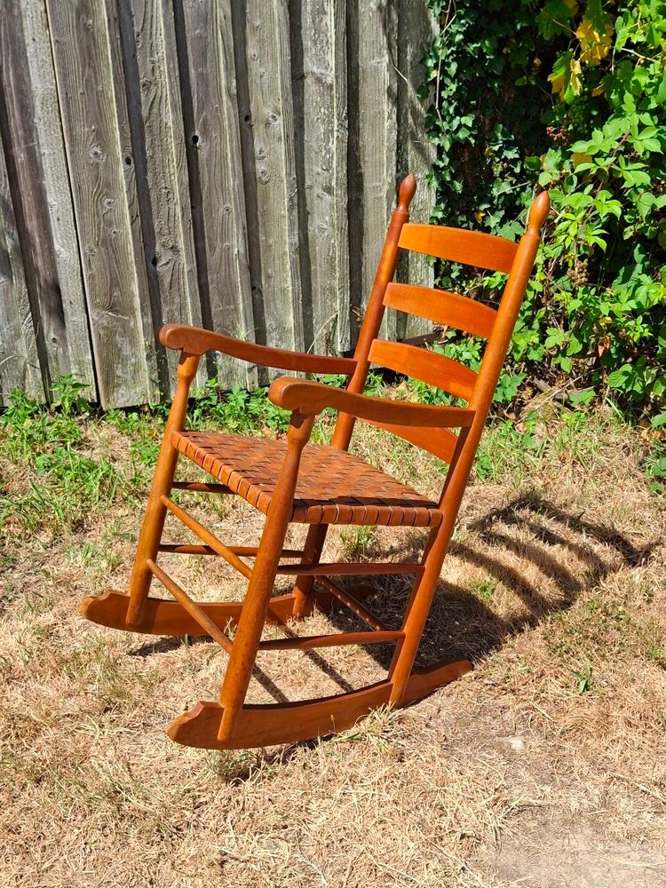 Rocking chair bois et cuir
