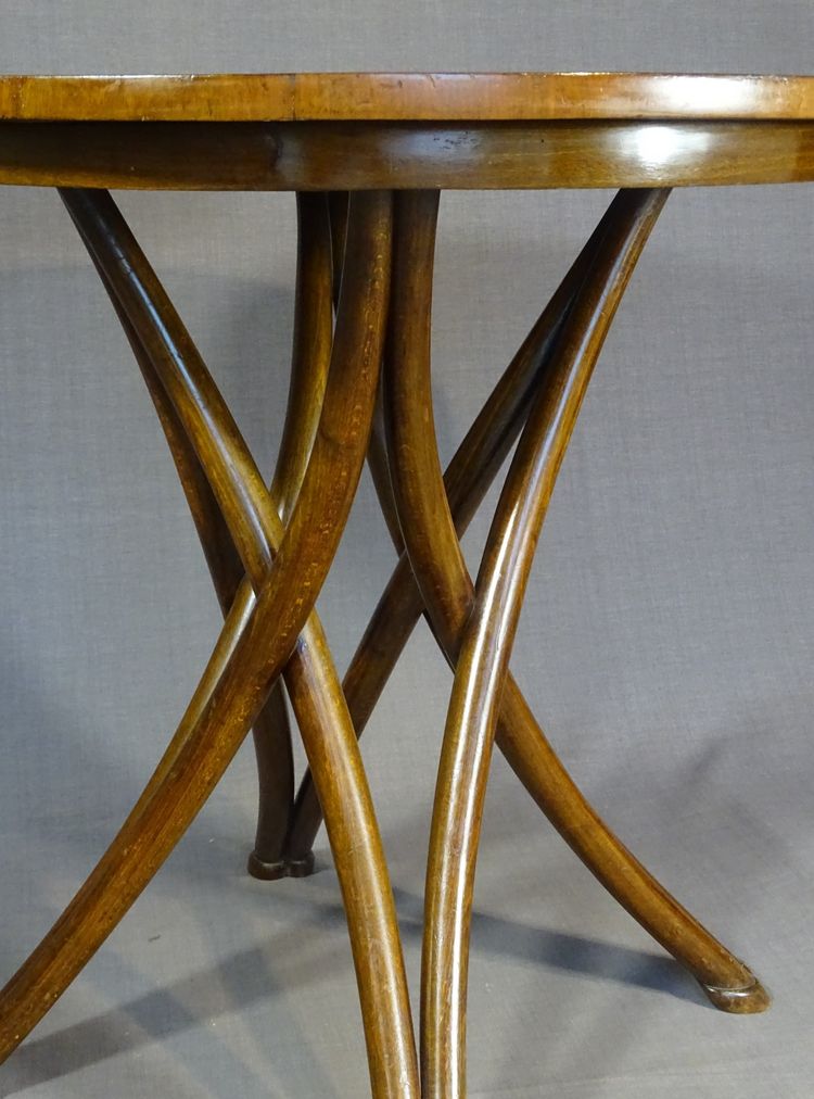 Table ronde par THONET N°14 dite " Mikado" vers 1890