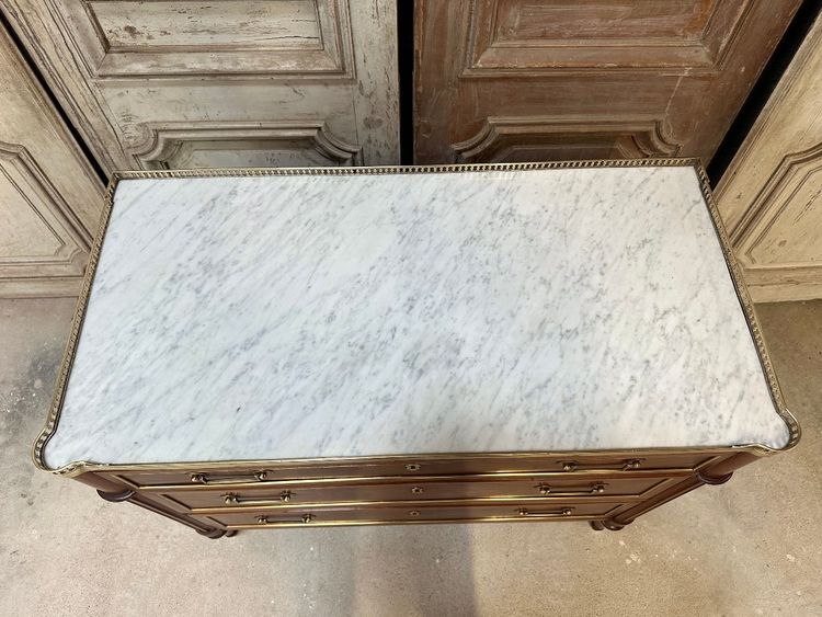 Petite Commode de style Louis XVI en acajou fin 18e siècle 