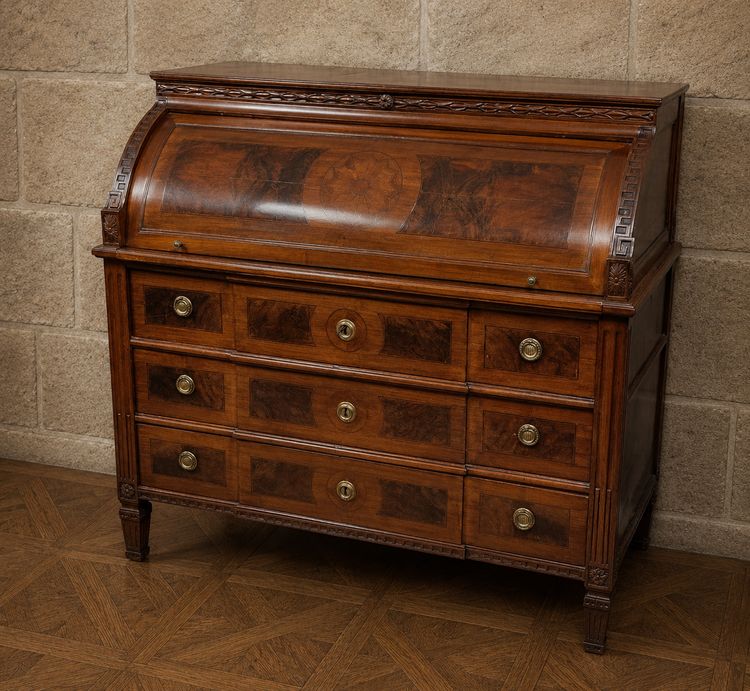Bureau à cylindre en noyer marqueté – Époque Louis XVI, fin XVIIIe siècle