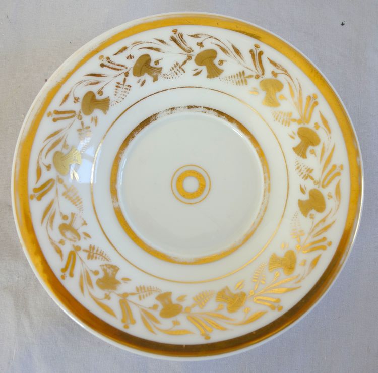 Grande tasse à petit-déjeuner / à chocolat en porcelaine de Paris dorée, époque Empire