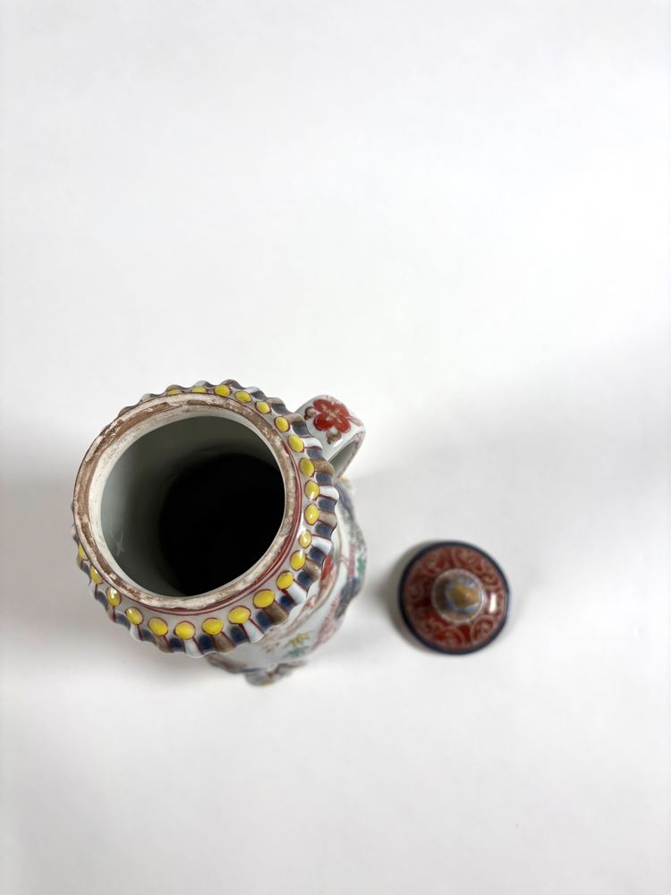 Fontaine tripode en porcelaine Imari Japon Ere Edo (1603-1868) XVIIème - XVIIIème siècle