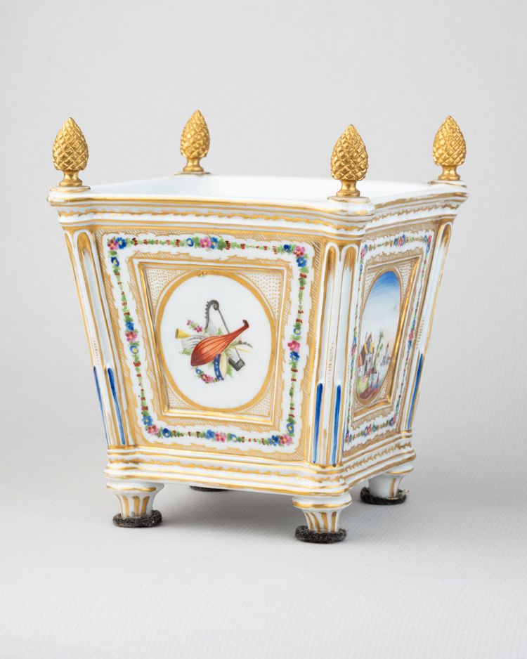 Porcelain Flower Box, Bordeaux Verneuilh Factory, 18th Century