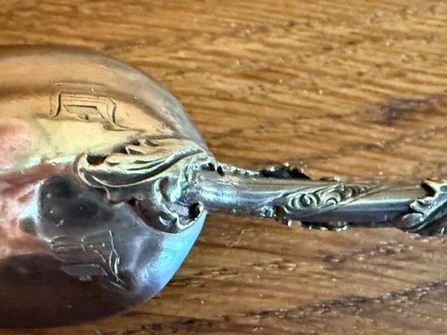 Cuillère pilon en argent chiffrée