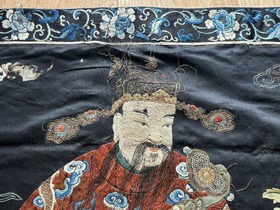 Broderie chinoise tissu soie personnage mandarin enfants Chine XIXè siècle