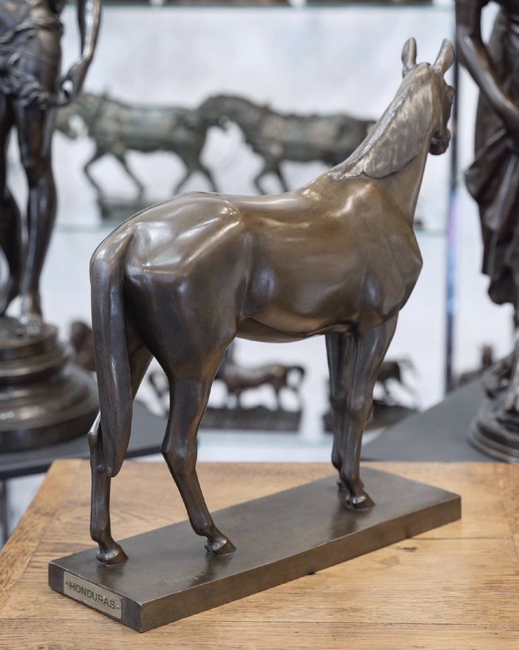 SCULPTURE - PORTRAIT DU CHEVAL "HONDURAS" , WILLEM KRIEGER (1877-1945) - BRONZE