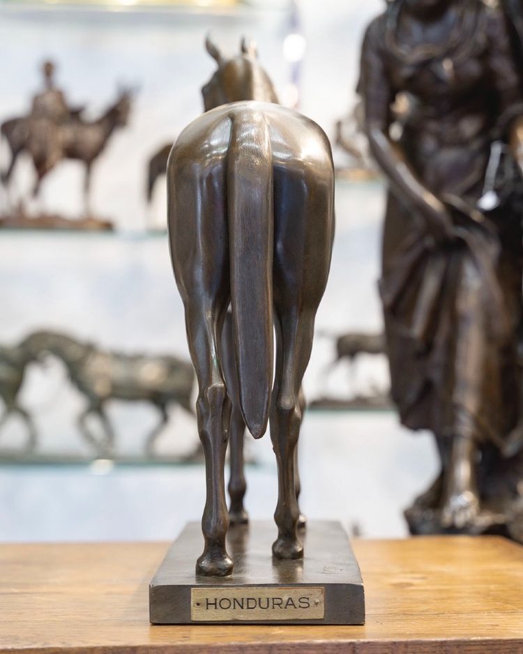 SCULPTURE - PORTRAIT DU CHEVAL "HONDURAS" , WILLEM KRIEGER (1877-1945) - BRONZE