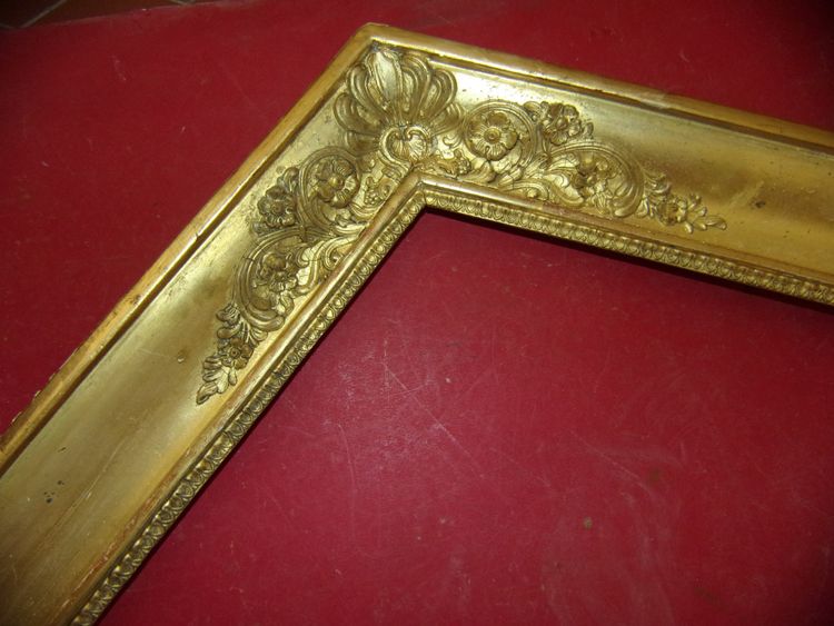 Cadre  original, époque 19ème, en bois doré.