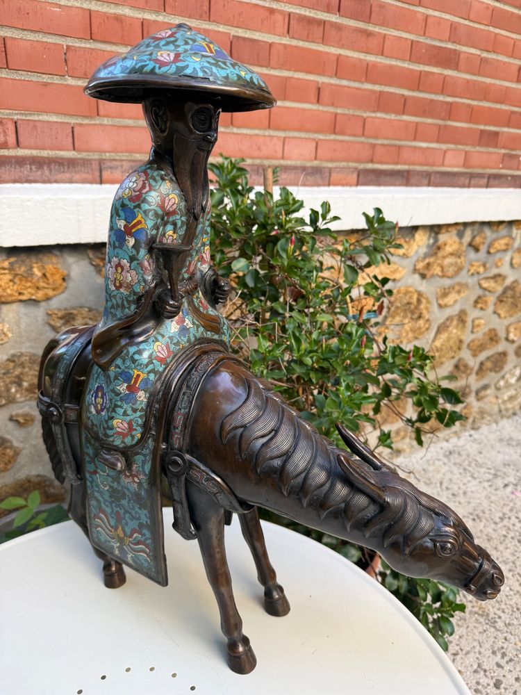 Cavalier Toba sur sa mule, émaux cloisonné, Japon époque Meiji (1868-1912)