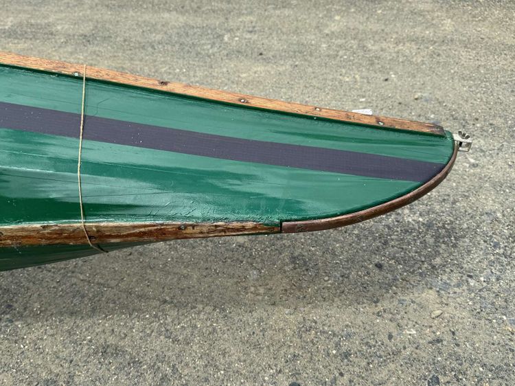Canoé-Kayak en pin d'oregon des années 1950 avec 3 sièges et 2 rames en acajou 
