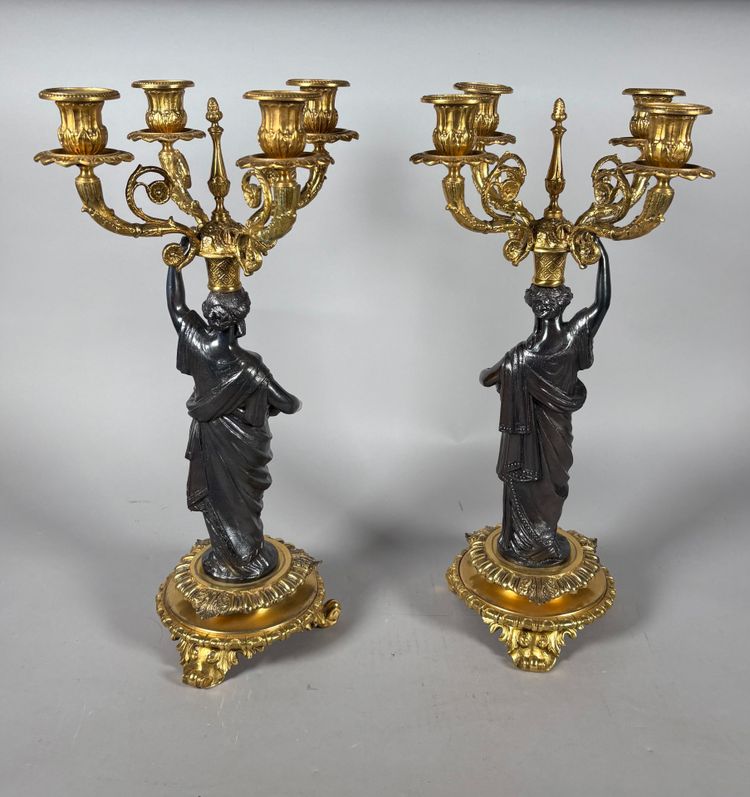 Paire de candélabres aux  femmes a l'antique Napoleon III 