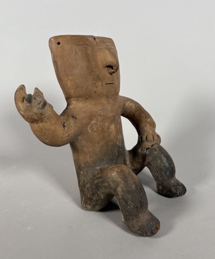 Culture Quimbaya, Colombie circa 500-1500 apr. J-C. Sculpture d'un chef  Cacique