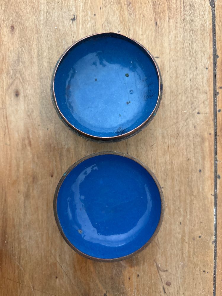 Small Chinese cloisonné box 