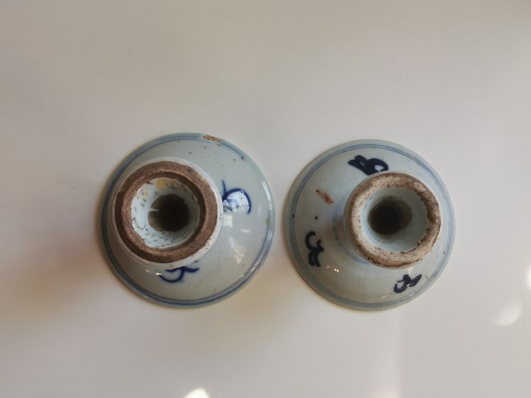 Two stemmed cups, 19th-century Chinese porcelain.